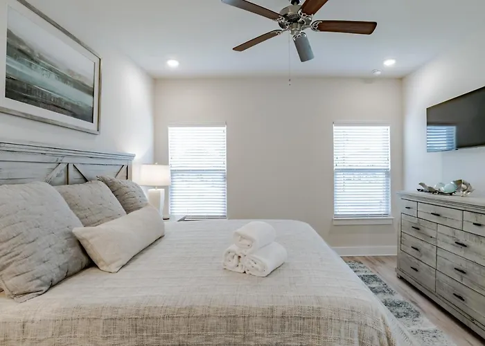 Serenity Island Treasure At 7868 Evening Glow Drive Holiday home *